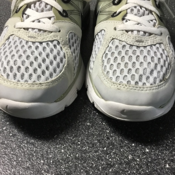Nike Lunarglide 2 Flywire Women’s Running Shoe - Picture 5 of 16